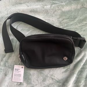Lululemon Everywhere Belt Bag Black - SOLD OUT ONLINE